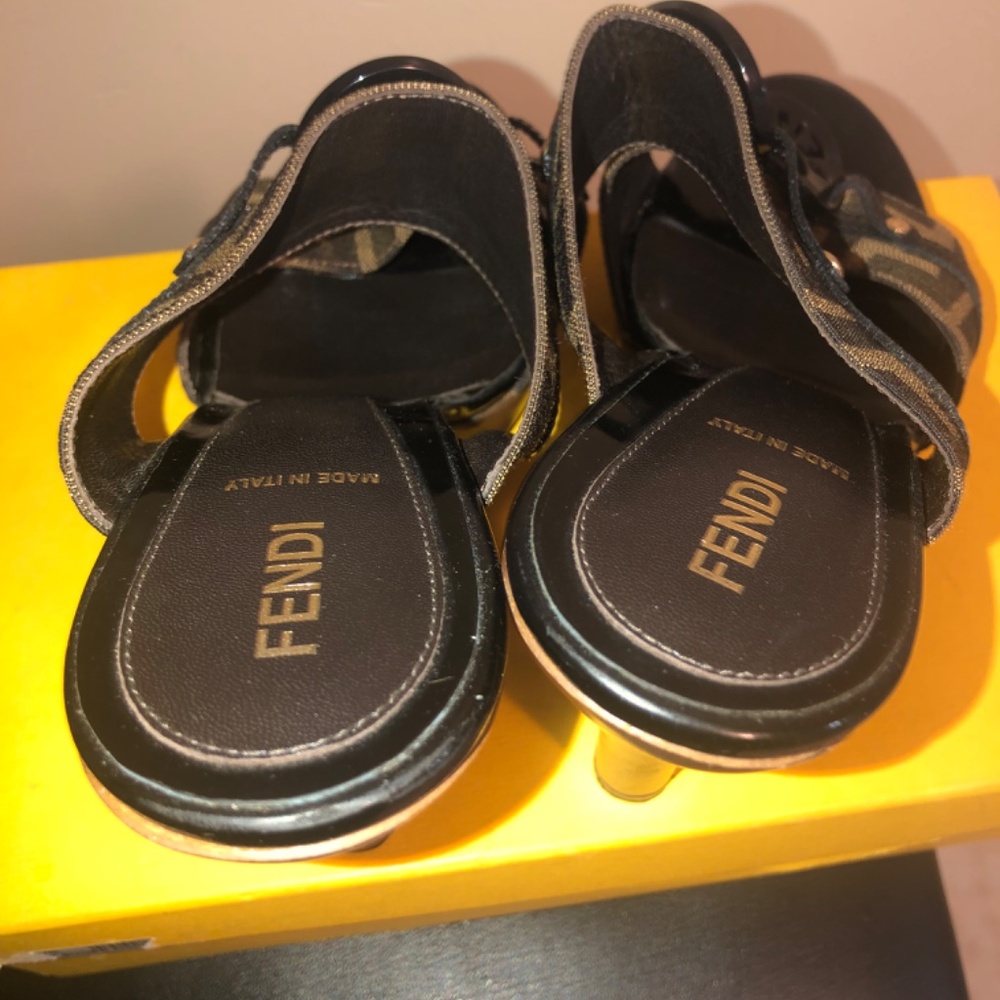 Fendi - Picture 2 of 12